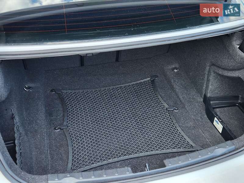 Седан BMW 3 Series 2017 в Ровно