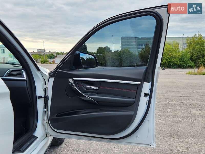 Седан BMW 3 Series 2017 в Ровно