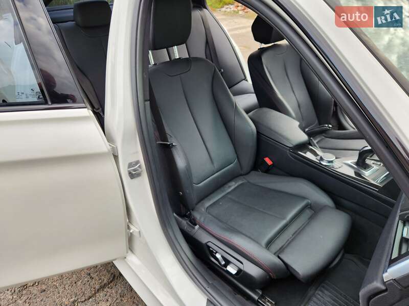 Седан BMW 3 Series 2017 в Ровно