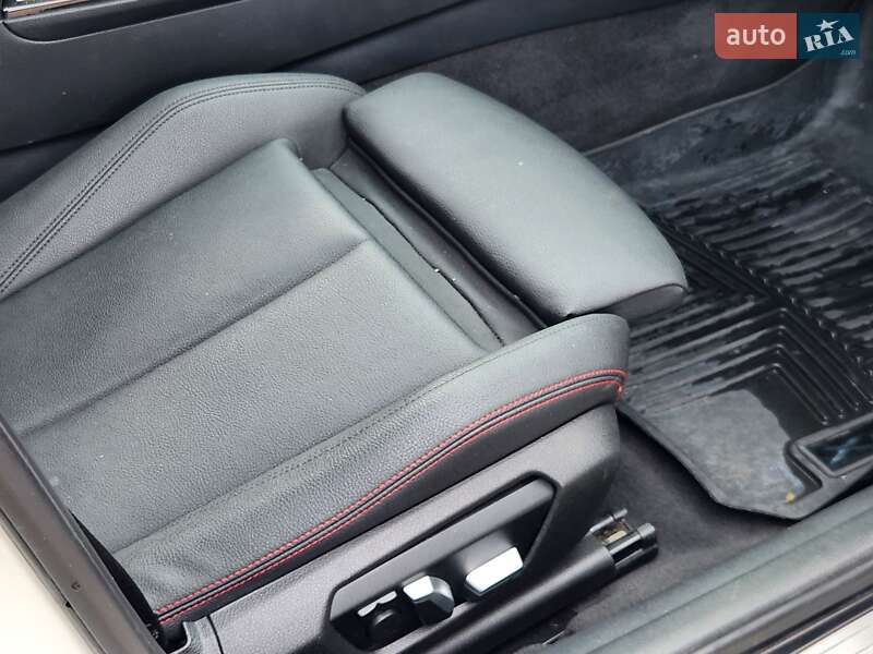 Седан BMW 3 Series 2017 в Ровно