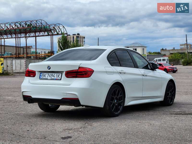 Седан BMW 3 Series 2016 в Ровно фото 12 Седан BMW 3 Series 2016 в Ровно