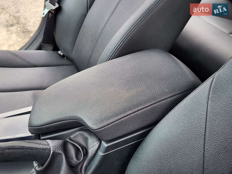 Седан BMW 3 Series 2016 в Ровно фото 42 Седан BMW 3 Series 2016 в Ровно