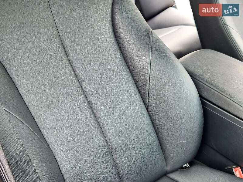 Седан BMW 3 Series 2016 в Ровно фото 52 Седан BMW 3 Series 2016 в Ровно