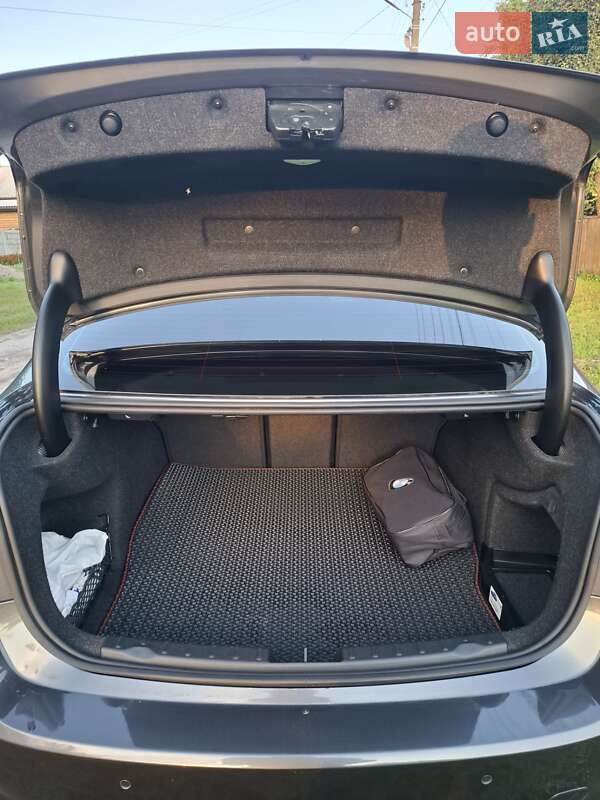 Седан BMW 3 Series 2017 в Конотопе