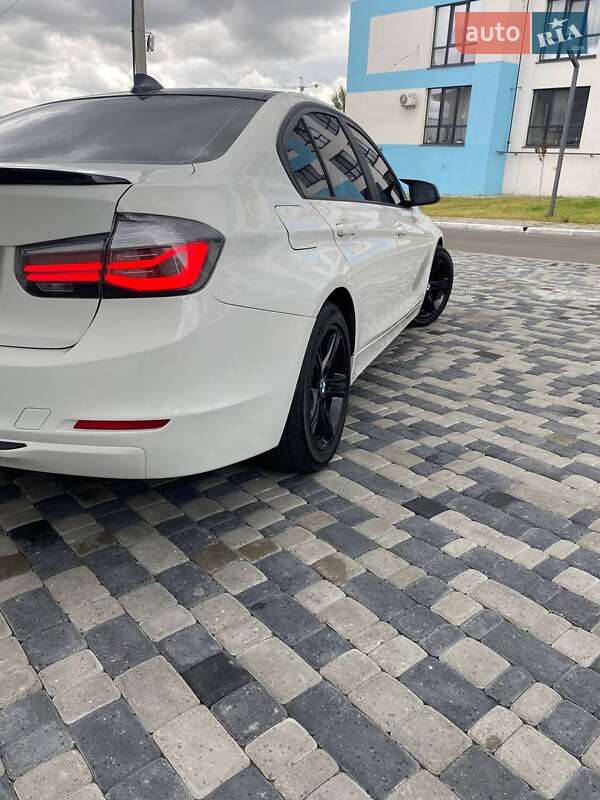 Седан BMW 3 Series 2013 в Ровно