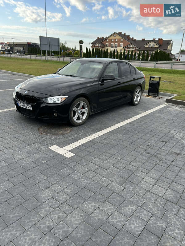 Седан BMW 3 Series 2013 в Новояворовске