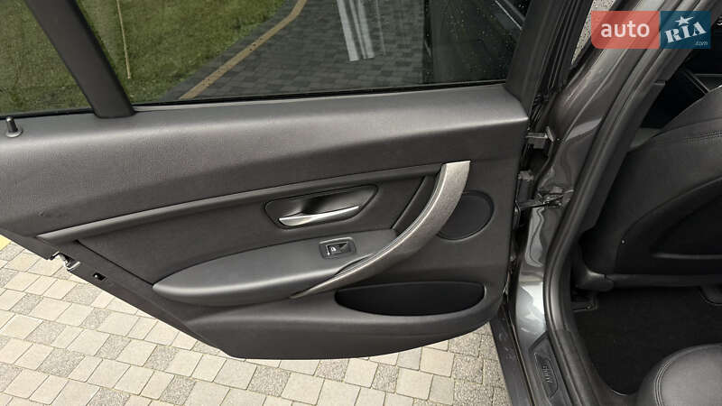 Седан BMW 3 Series 2016 в Коломые