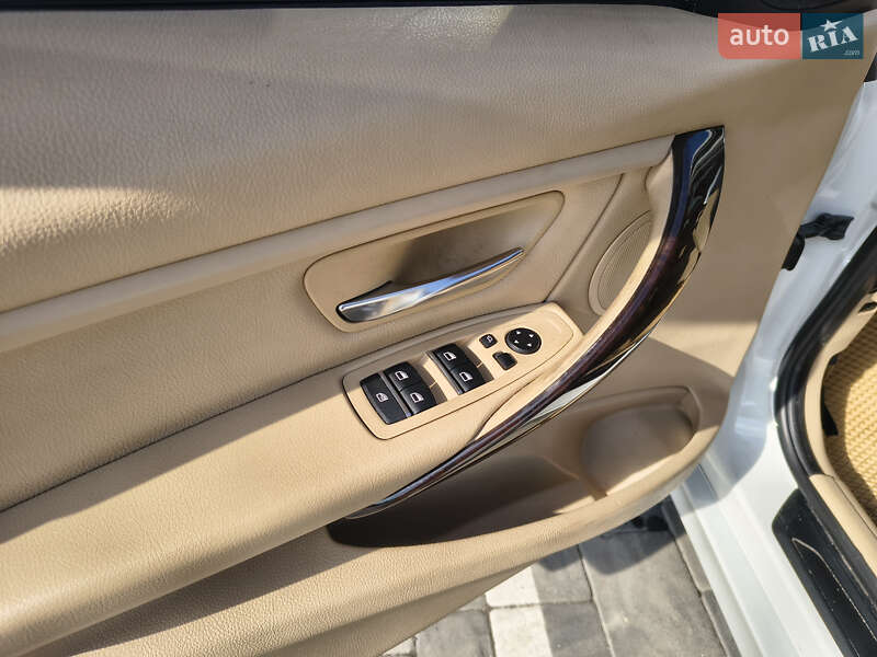 Седан BMW 3 Series 2016 в Ірпені