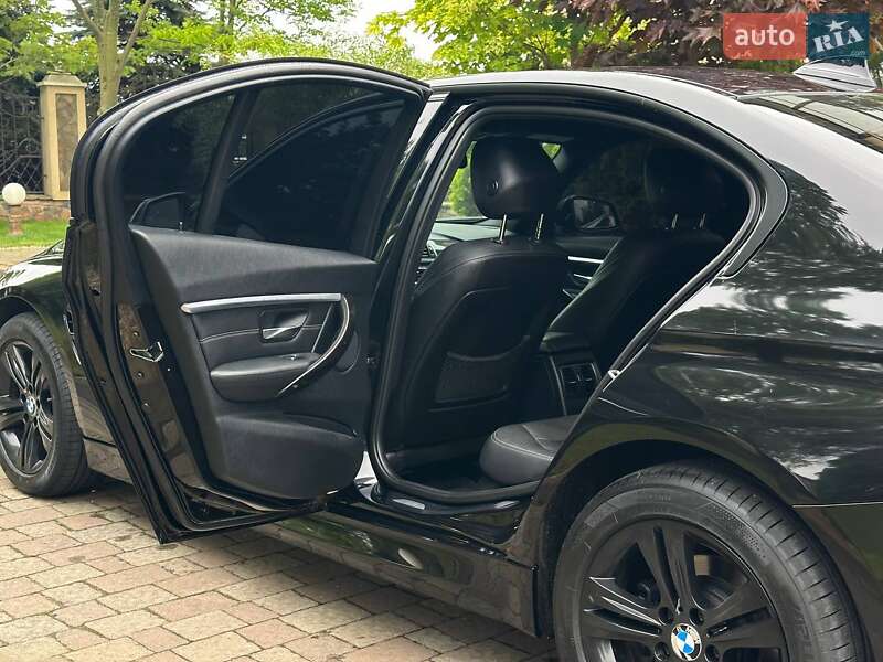 Седан BMW 3 Series 2016 в Рівному