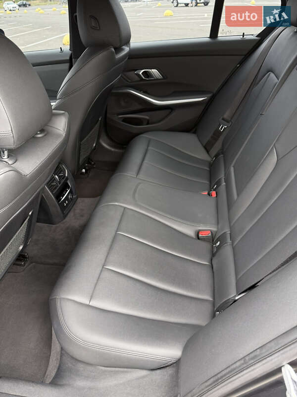 Седан BMW 3 Series 2019 в Києві