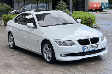 Купе BMW 3 Series 2010 в 