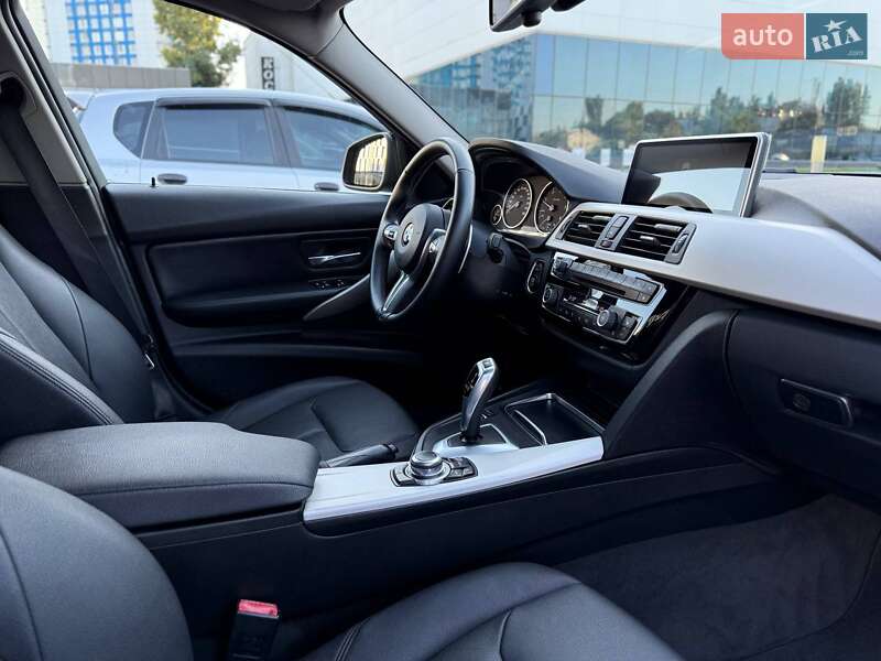 Седан BMW 3 Series 2016 в Одесі