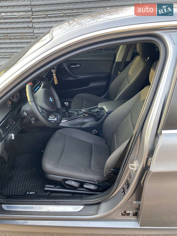 Седан BMW 3 Series 2012 в Коростені