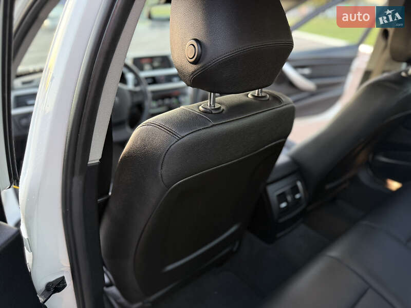 Седан BMW 3 Series 2018 в Житомире