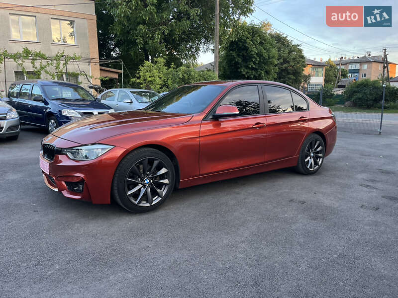 Седан BMW 3 Series 2018 в Киеве