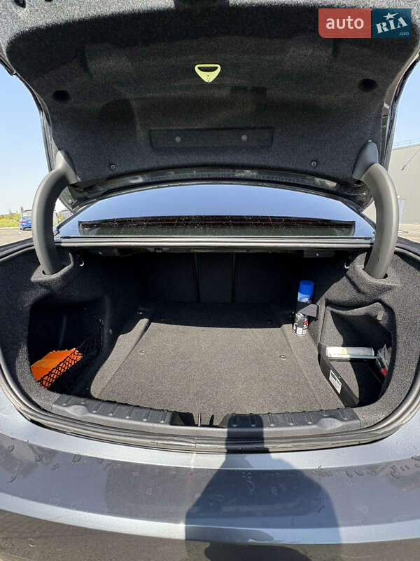 Седан BMW 3 Series 2014 в Киеве