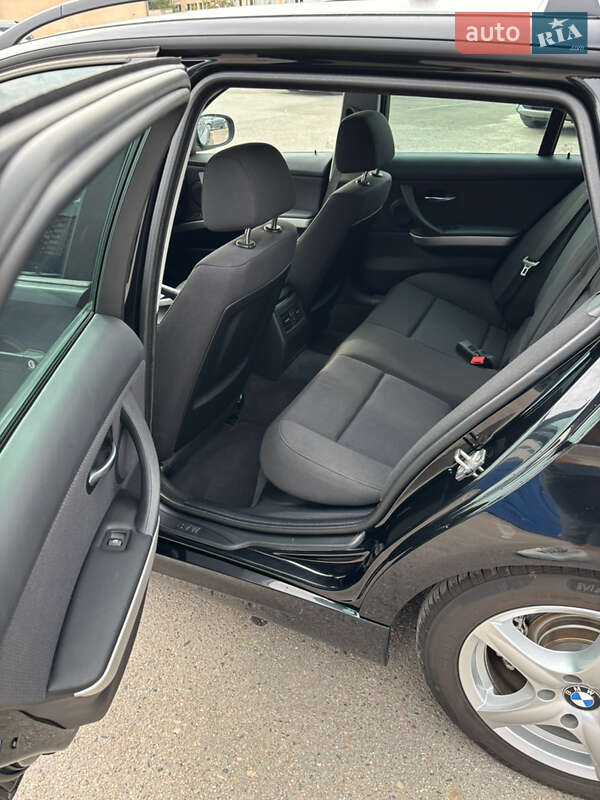Універсал BMW 3 Series 2009 в Львові