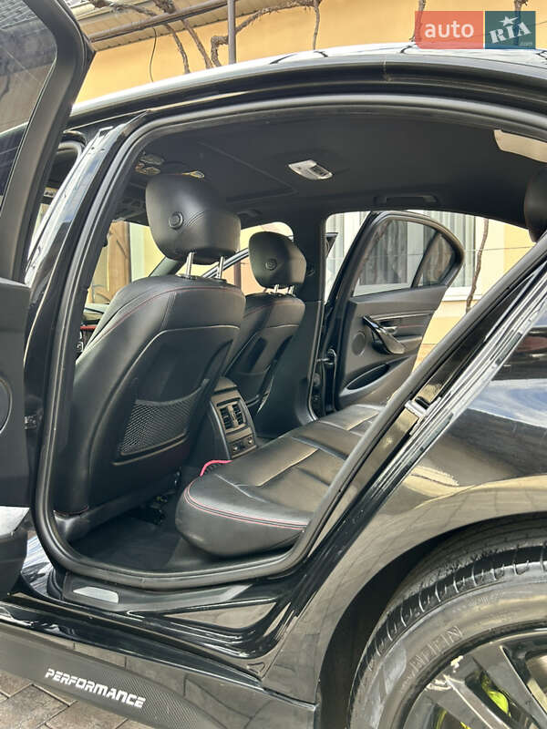 Седан BMW 3 Series 2013 в Ужгороде