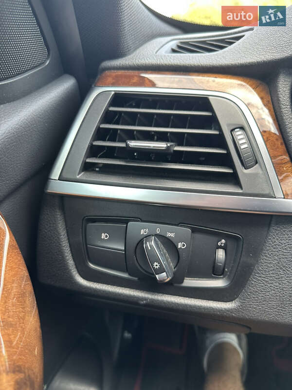 Седан BMW 3 Series 2017 в Києві