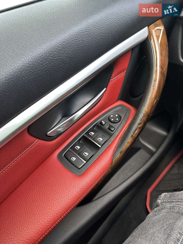 Седан BMW 3 Series 2017 в Києві