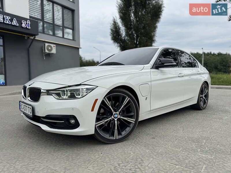 Седан BMW 3 Series 2016 в Львове
