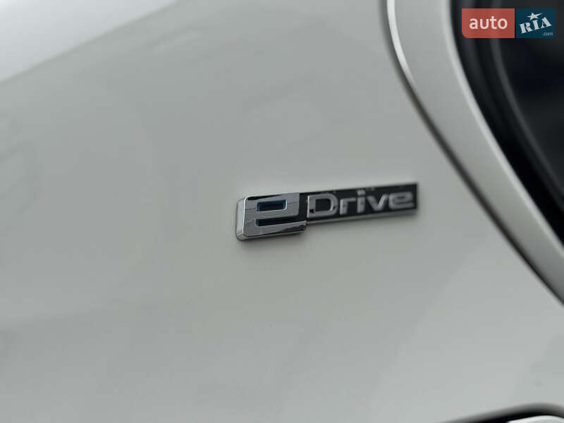 Седан BMW 3 Series 2016 в Львове