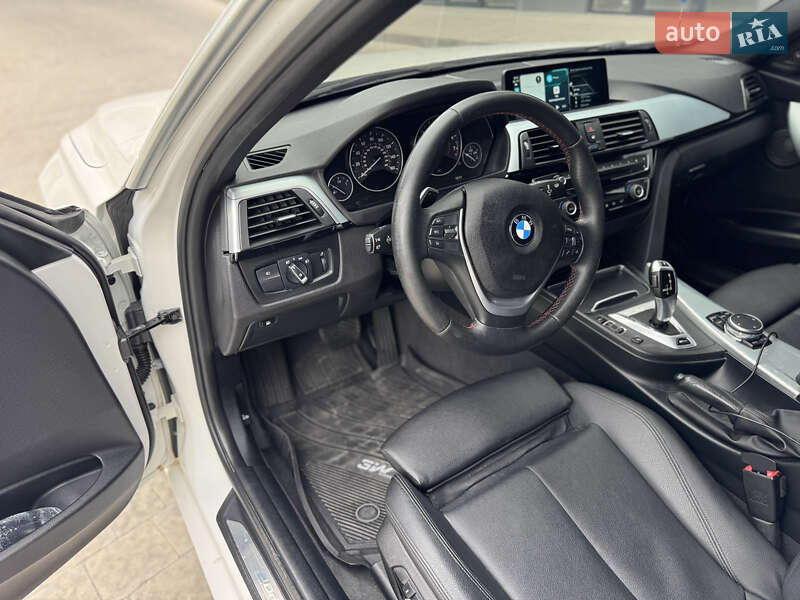 Седан BMW 3 Series 2016 в Львове