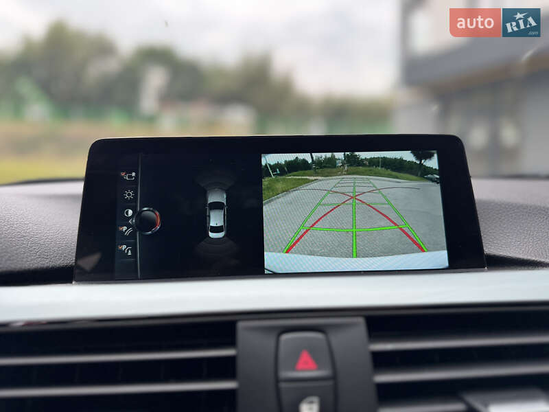 Седан BMW 3 Series 2016 в Львове