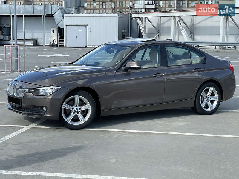 Седан BMW 3 Series 2014 в Киеве
