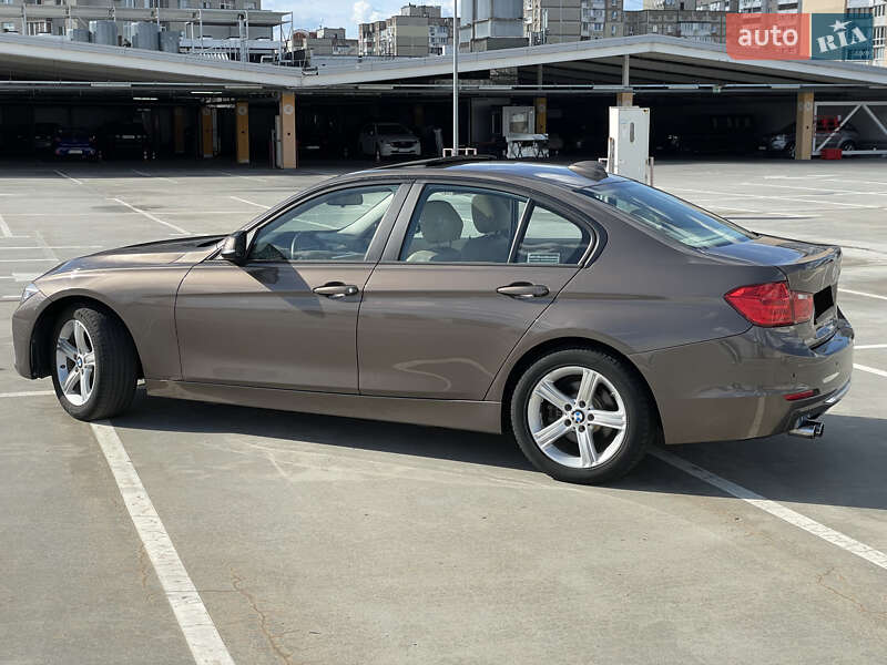 Седан BMW 3 Series 2014 в Киеве