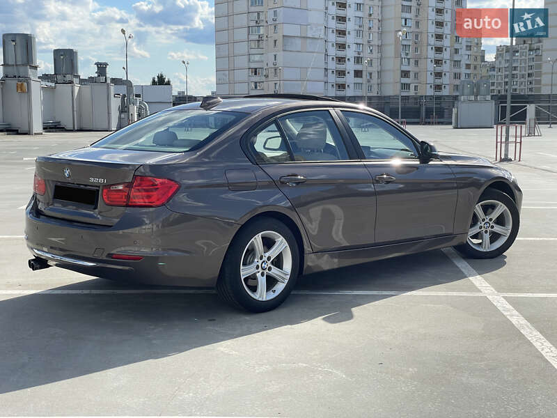 Седан BMW 3 Series 2014 в Киеве