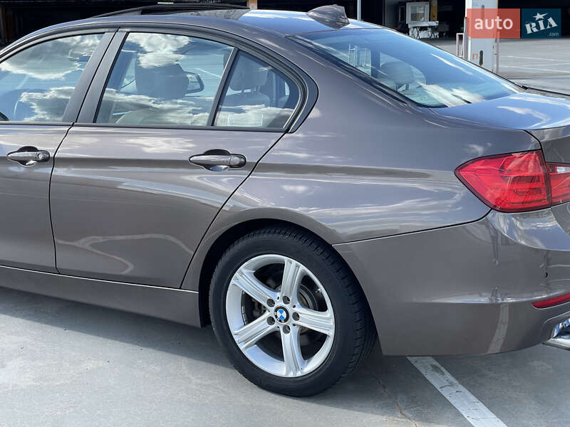 Седан BMW 3 Series 2014 в Киеве