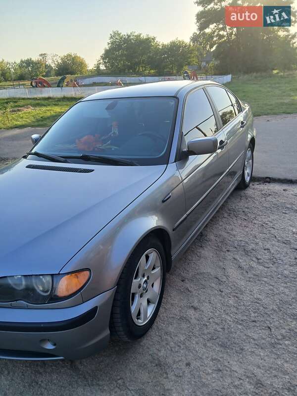 Седан BMW 3 Series 2003 в Коростене
