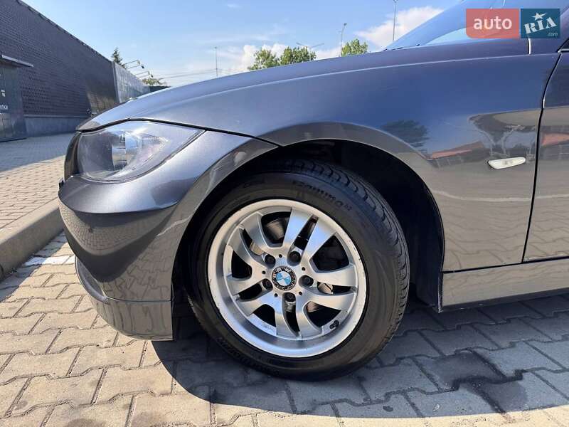 Седан BMW 3 Series 2008 в Ужгороді
