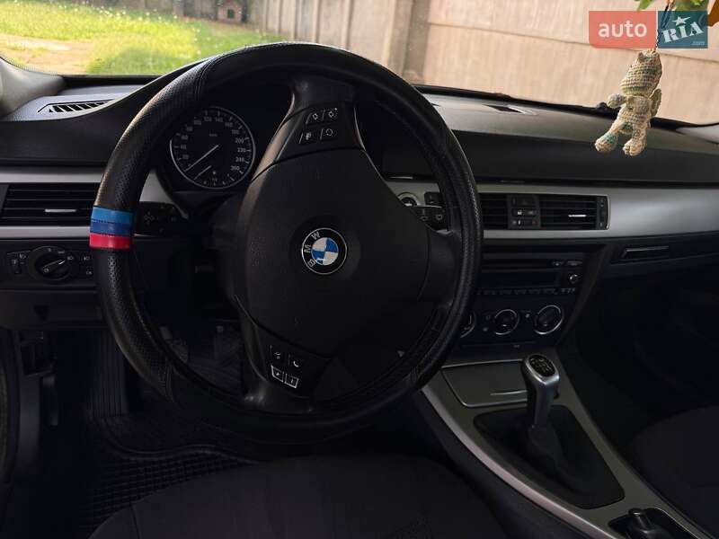 Седан BMW 3 Series 2008 в Ужгороді