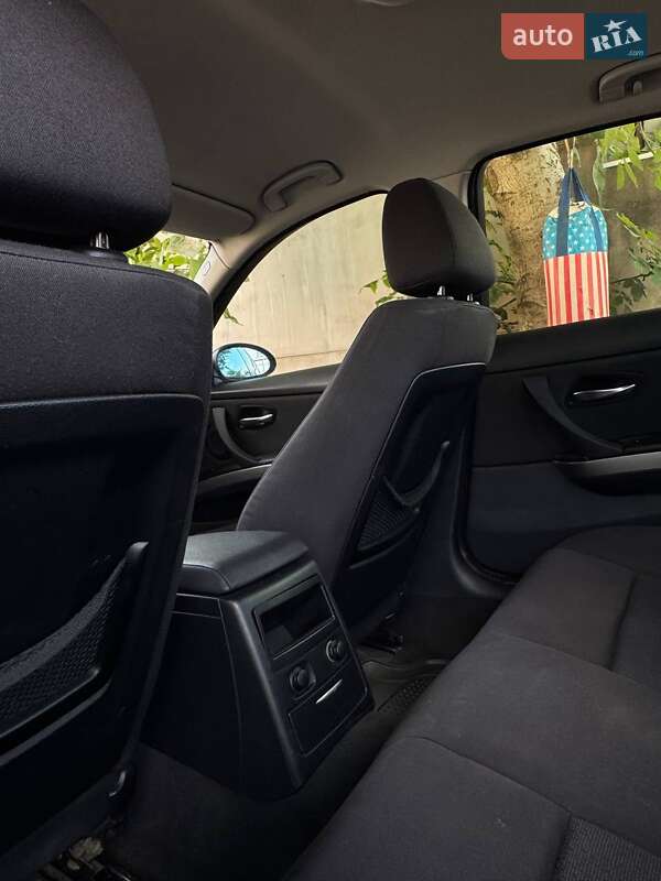 Седан BMW 3 Series 2008 в Ужгороді