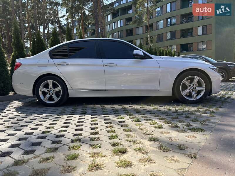 Седан BMW 3 Series 2014 в Киеве