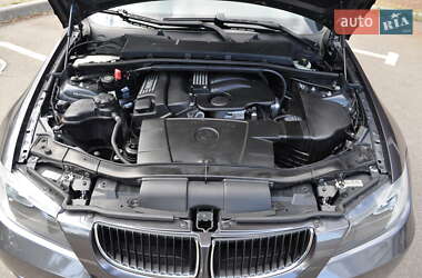 Седан BMW 3 Series 2005 в 