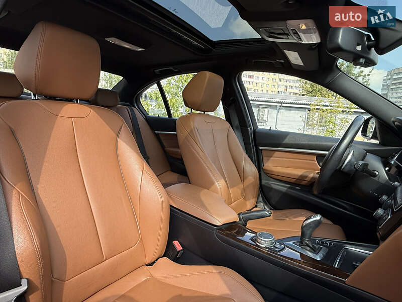 Седан BMW 3 Series 2015 в Львові
