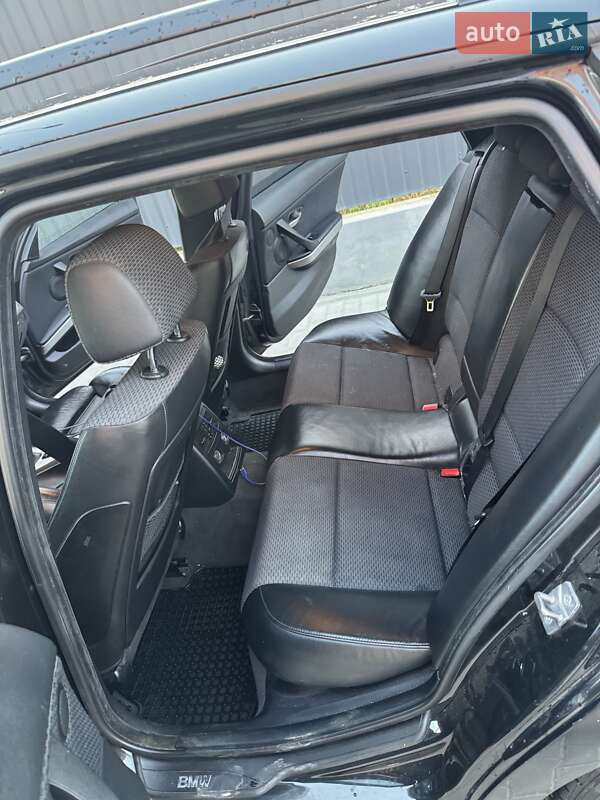 Універсал BMW 3 Series 2009 в Кременці