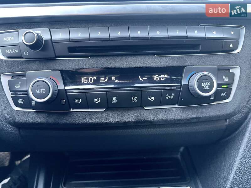 Седан BMW 3 Series 2016 в Киеве