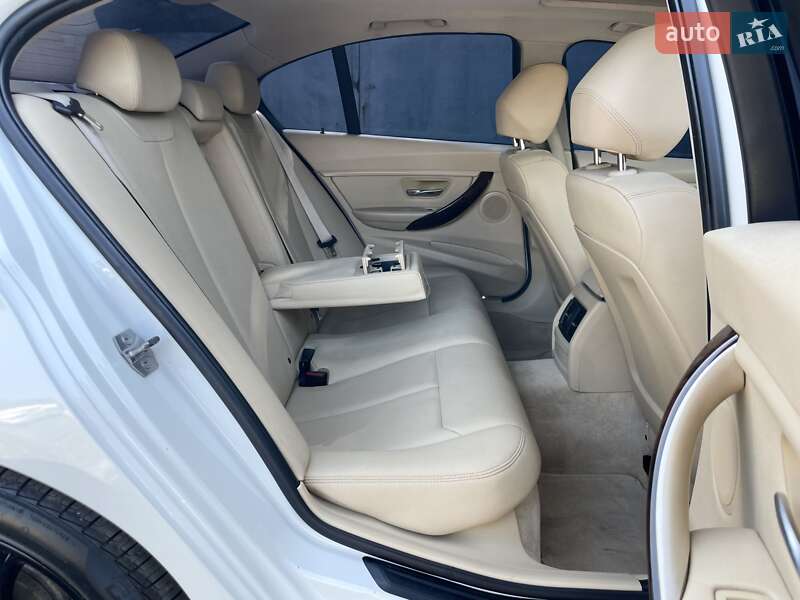 Седан BMW 3 Series 2014 в Киеве