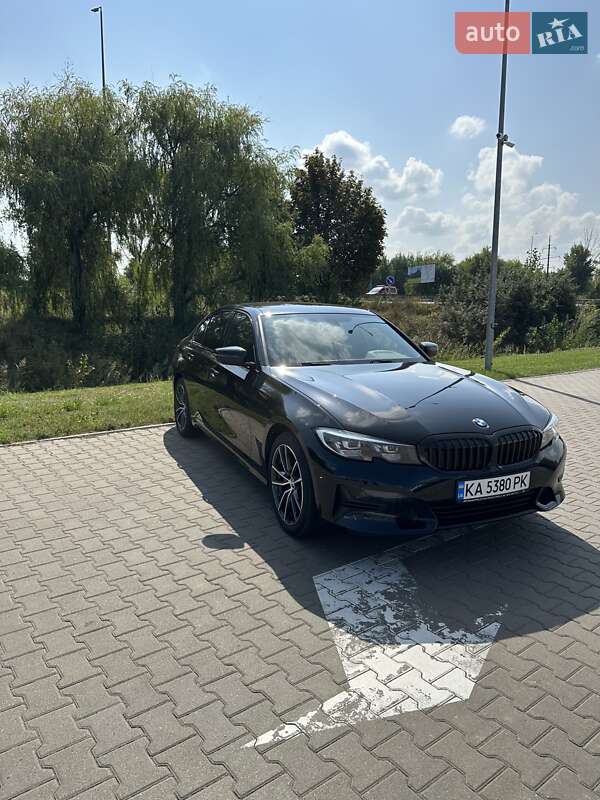 Седан BMW 3 Series 2022 в Києві