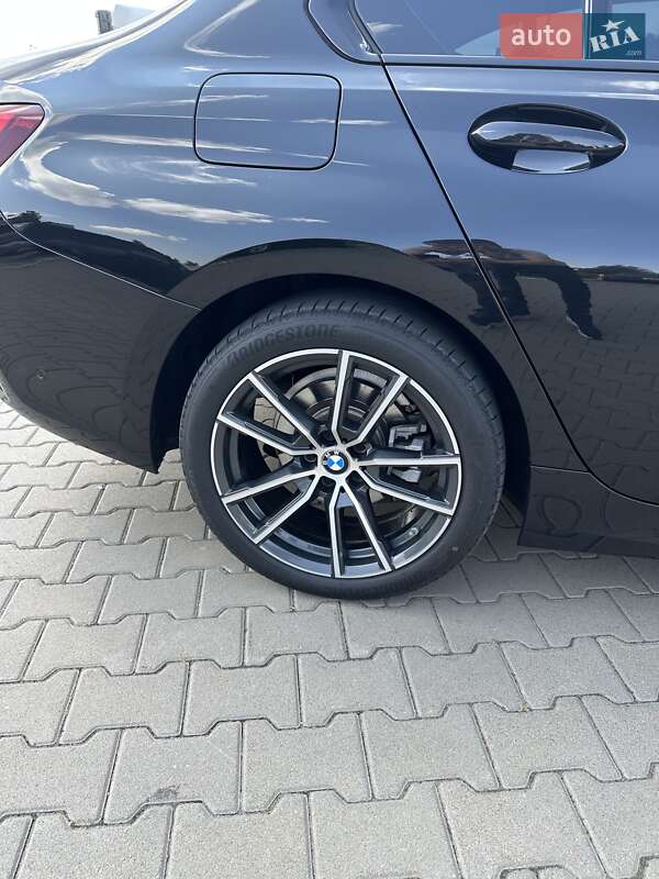 Седан BMW 3 Series 2022 в Києві
