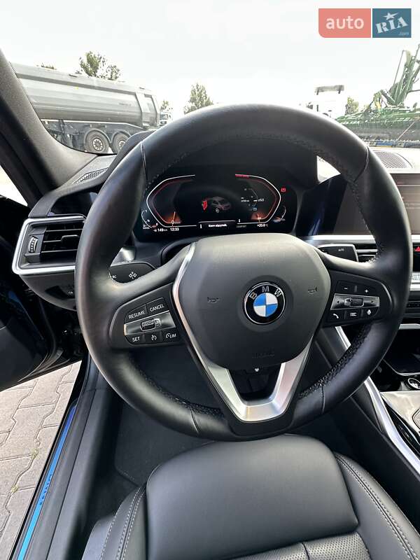 Седан BMW 3 Series 2022 в Києві