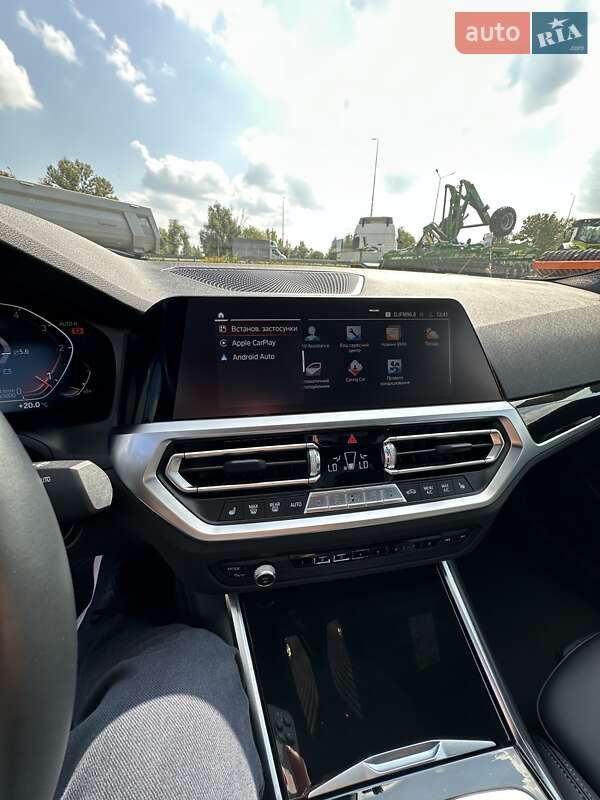Седан BMW 3 Series 2022 в Києві