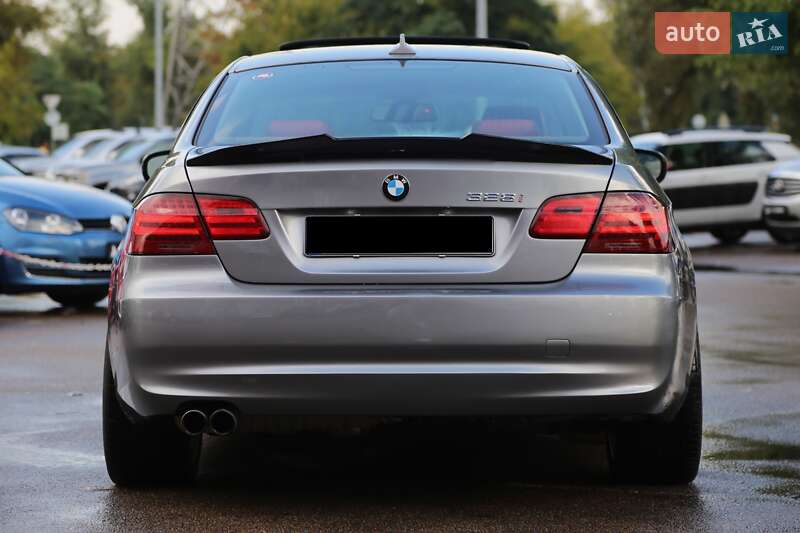 Купе BMW 3 Series 2010 в Киеве