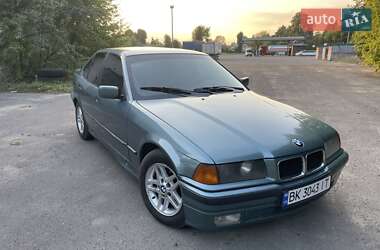 Седан BMW 3 Series 1993 в Радивилове