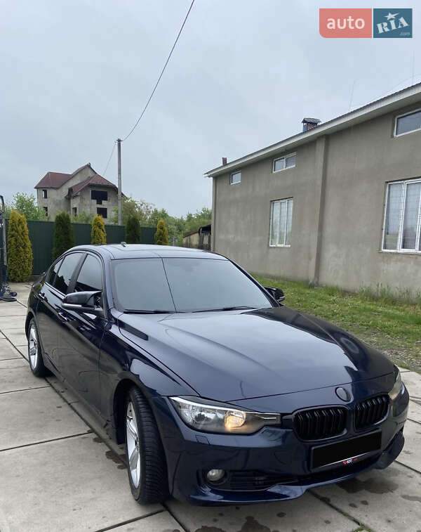 Седан BMW 3 Series 2014 в Хусте