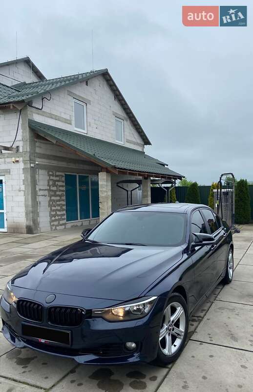 Седан BMW 3 Series 2014 в Хусте